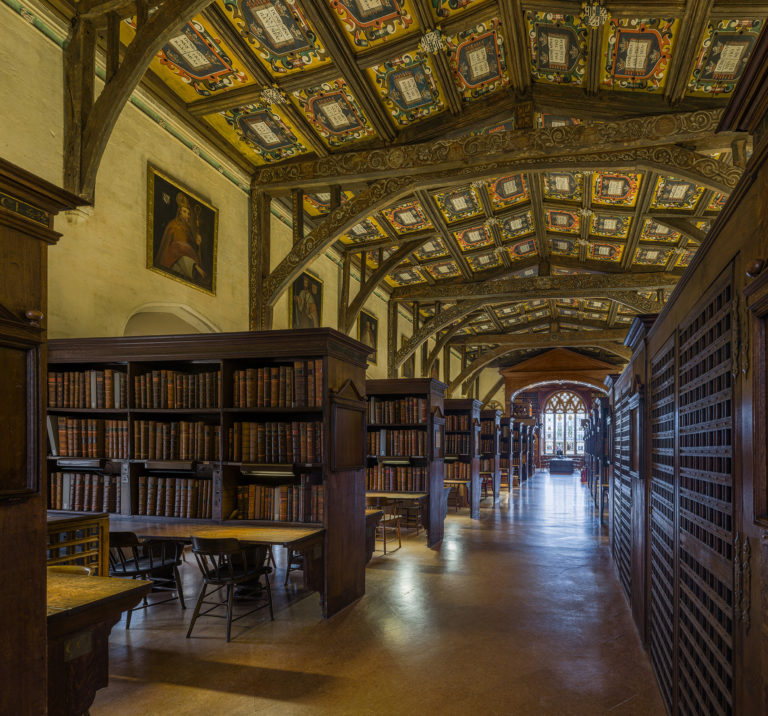 Duke_Humfrey’s_Library_Interior_1,_Bodleian_Library,_Oxford,_UK_